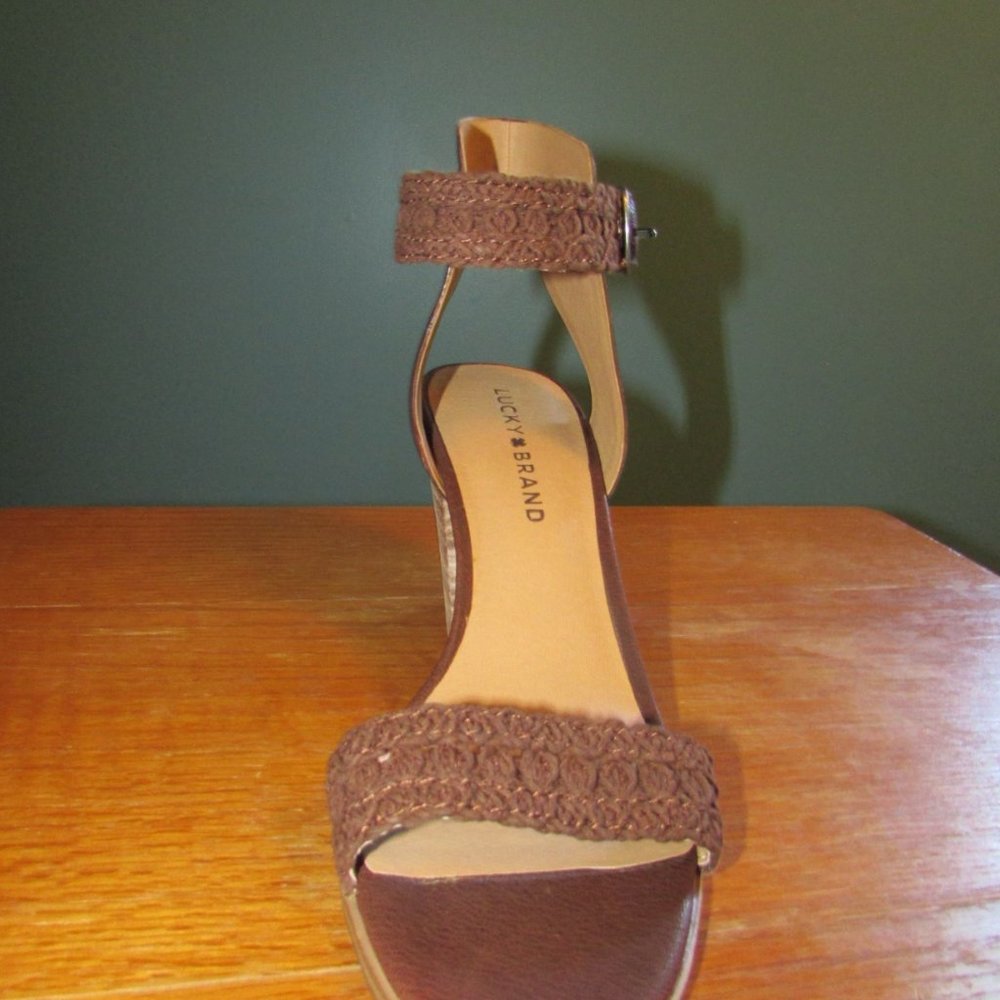 Lucky Brand Oakes Sandal - Picture 6 of 8
